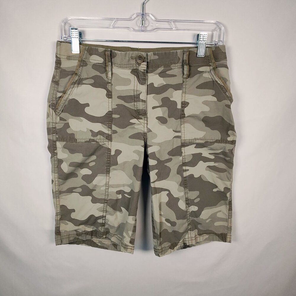Chico's Women's Size 2 Camouflage‎ Shorts